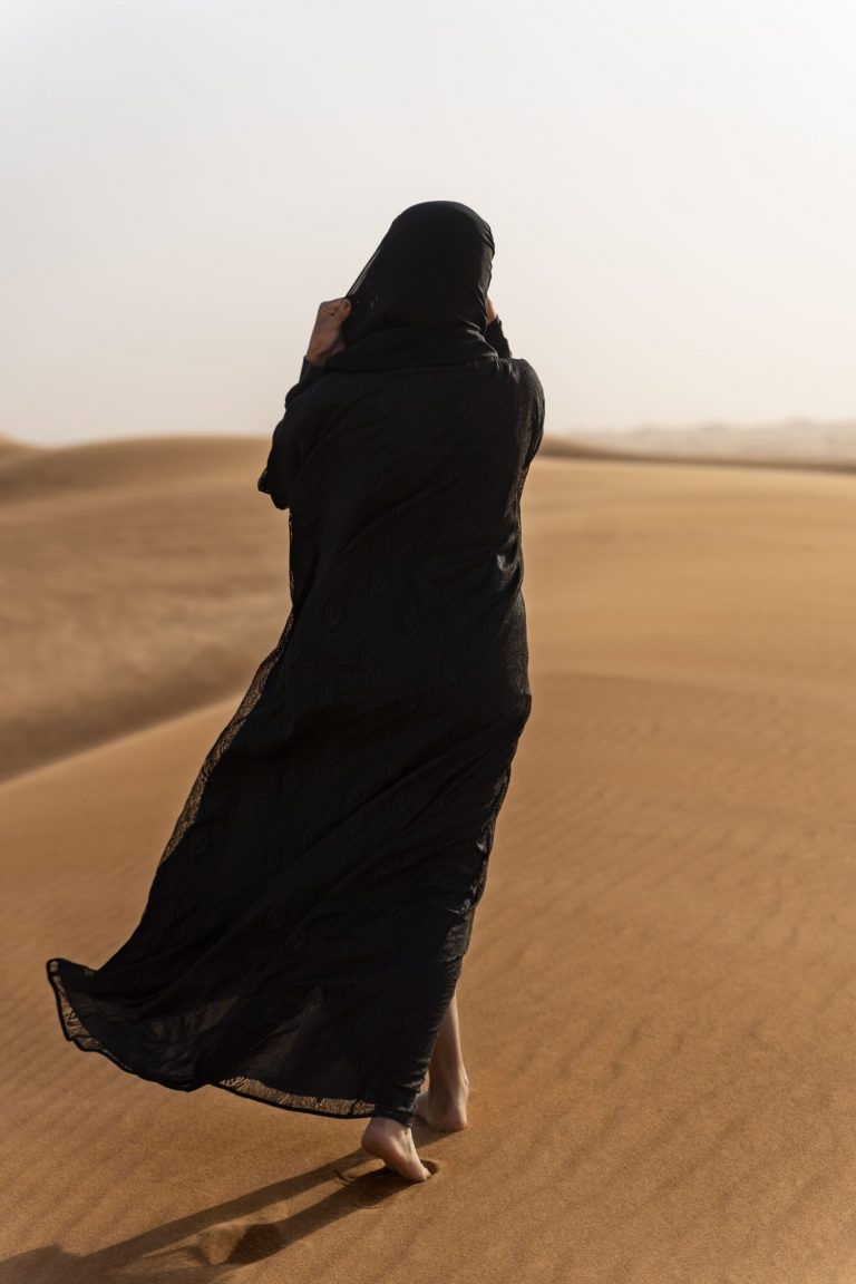 woman-wearing-hijab-desert