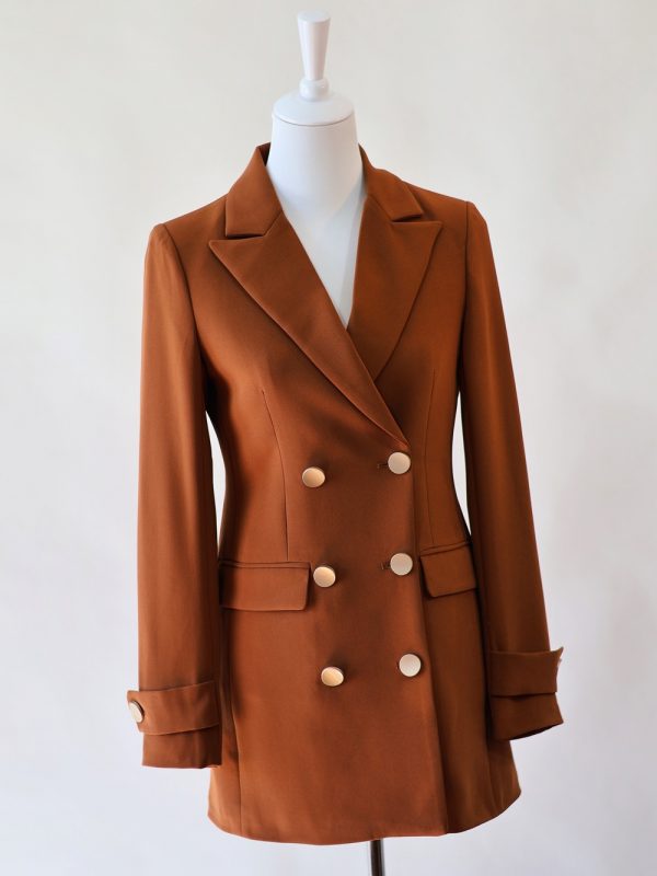 Blazer Oriane Camel Seylina – blazer long femme, coupe élégante, boutons dorés
