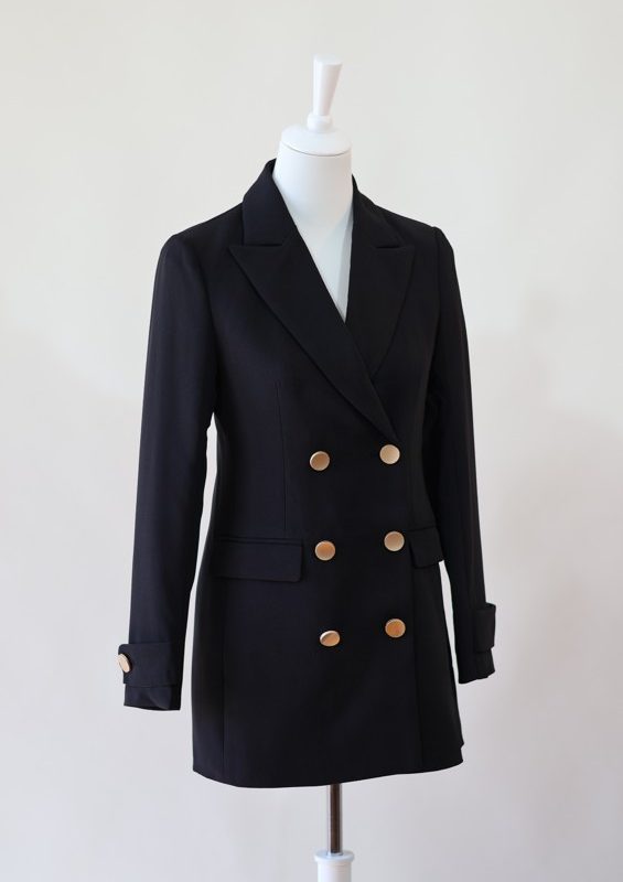 Blazer Oriane noir Seylina – blazer long femme, coupe élégante, boutons dorés